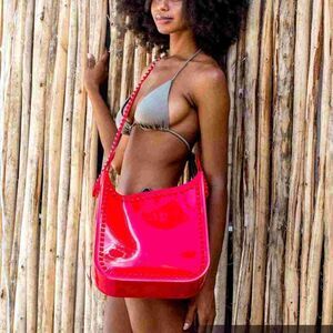 Carmen Sol Fico Large Crossbody
Red with star